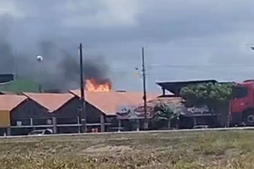 AÇÃO RÁPIDA EVITOU INCÊNDIO NO RESTAURANTE O CAIPIRA
