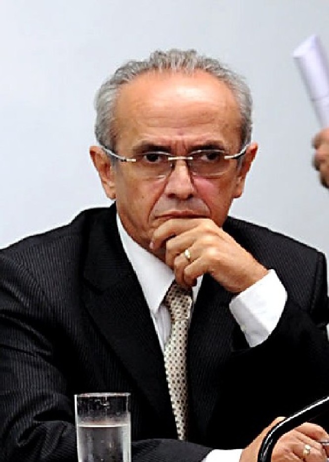 Cicero Lucena Falta a debate na Arapuan